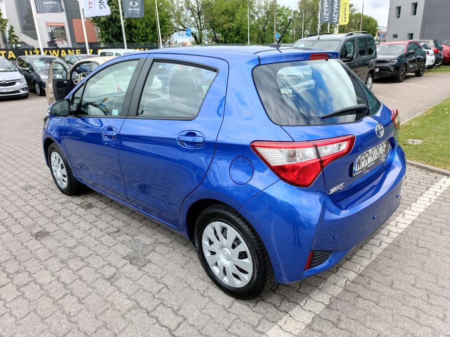 Toyota Yaris 1,0 benzyna 72KM, Niski Przebieg Salon PL, VAT23% 11