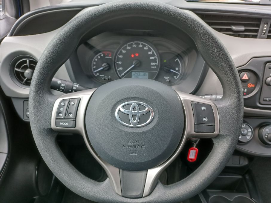 Toyota Yaris 1,0 benzyna 72KM, Niski Przebieg Salon PL, VAT23% 22