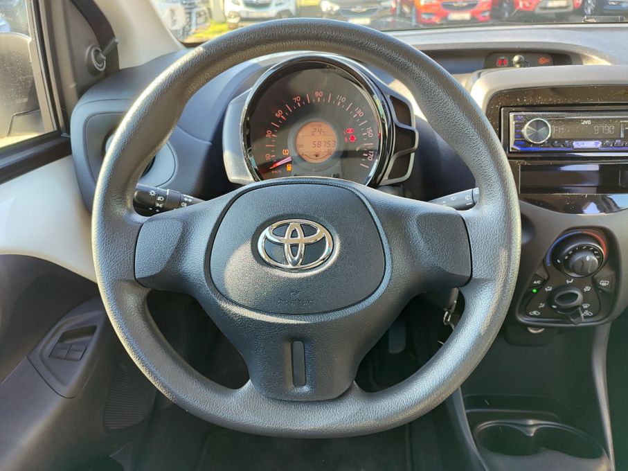 Toyota Aygo 1,0 benzyna 72KM, niski przebieg Gwarancja 17