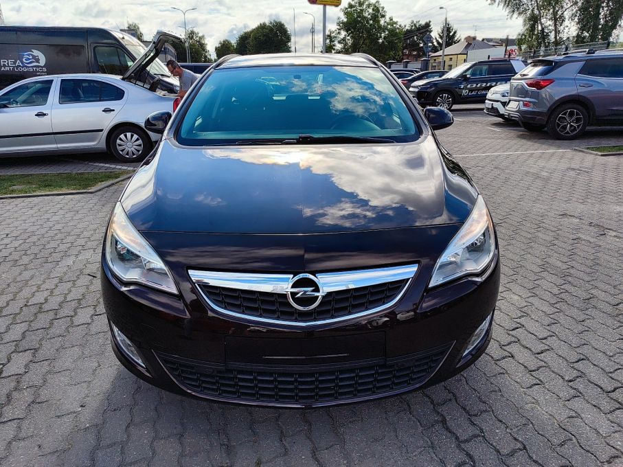 Opel Astra IV SportsTourer 1,4 Turbo 140KM, pakiet zimowy 2