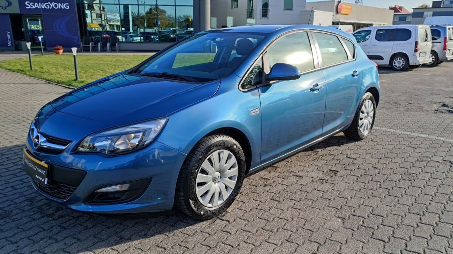 Opel Astra IV 1.4 benzyna Niski Przebieg Serwis ASO Gwarancja 2