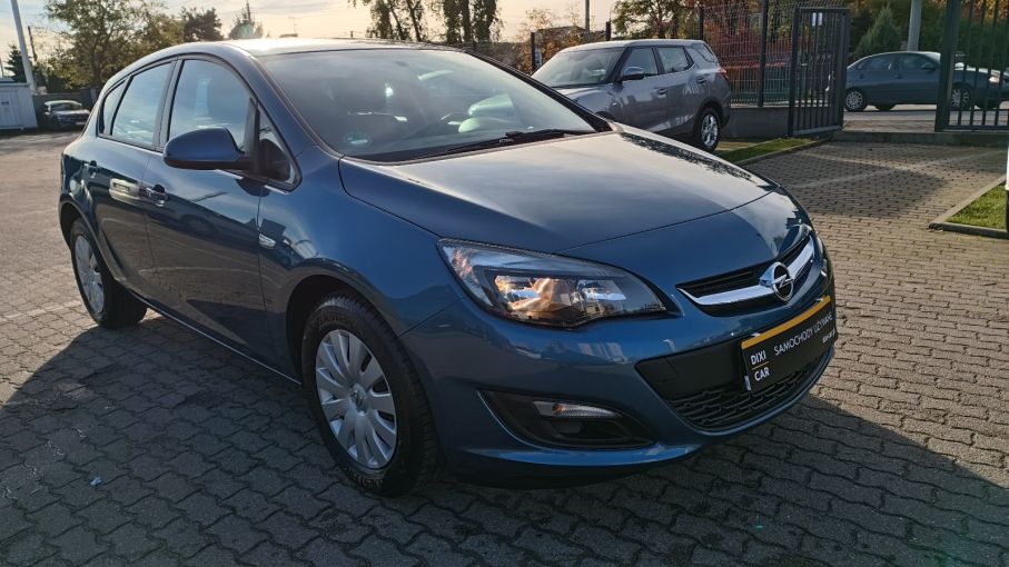 Opel Astra IV 1.4 benzyna Niski Przebieg Serwis ASO Gwarancja 4