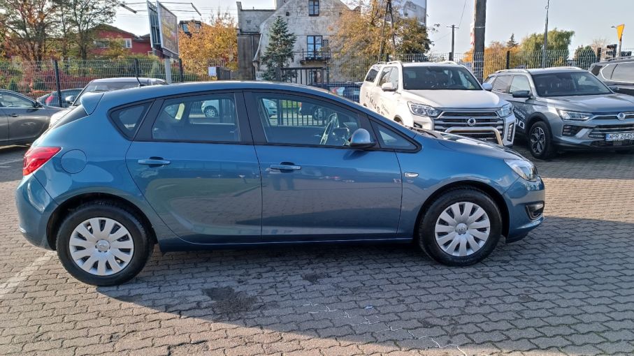 Opel Astra IV 1.4 benzyna Niski Przebieg Serwis ASO Gwarancja 5