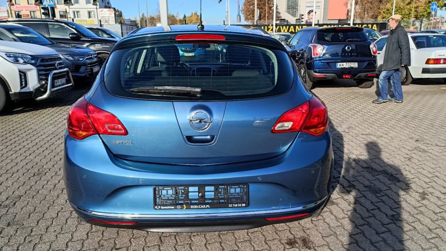 Opel Astra IV 1.4 benzyna Niski Przebieg Serwis ASO Gwarancja 7