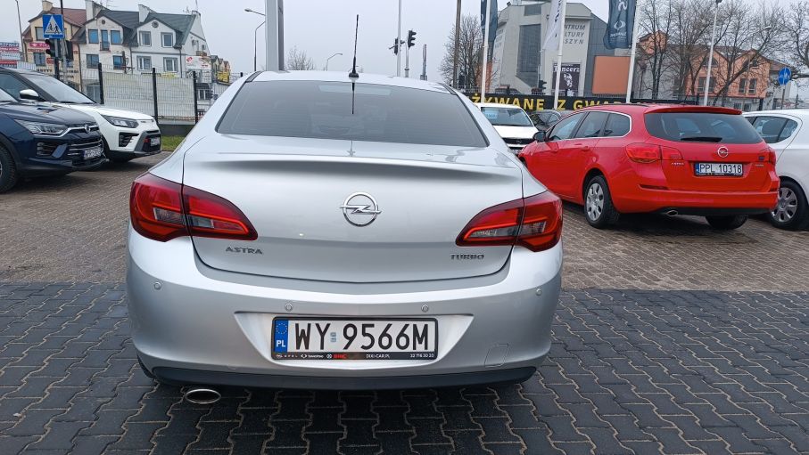Opel Astra IV 4DR 1,4 Turbo 140KM, salon Polska 10